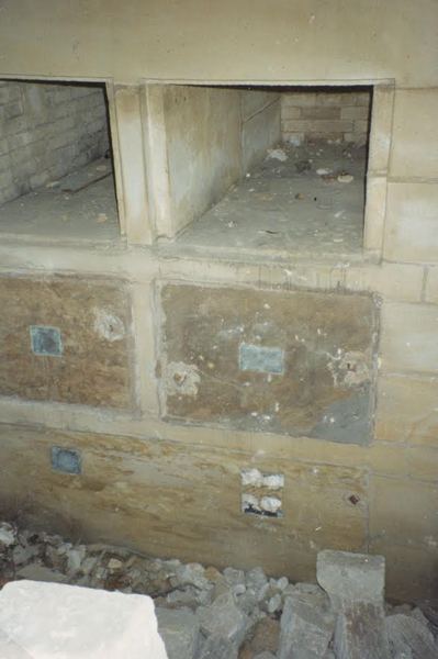 Payne, S Yorks, interior loculi in 1992
