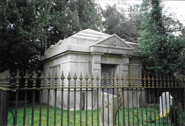 Mackenzie Mausoleum, Bucks.